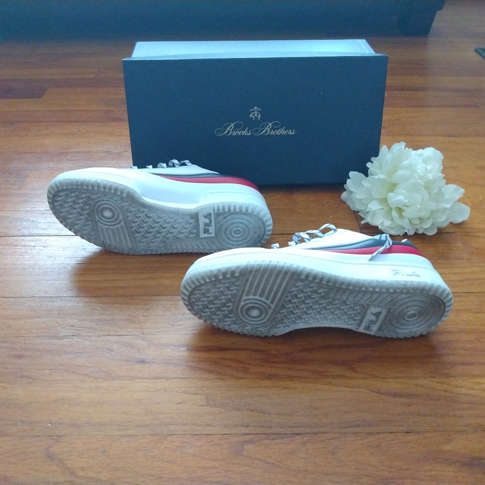 NIB Brooks Brothers Fila Special Limited Edition Women's Sneakers/ Shoes 8.5 - Picture 10 of 16